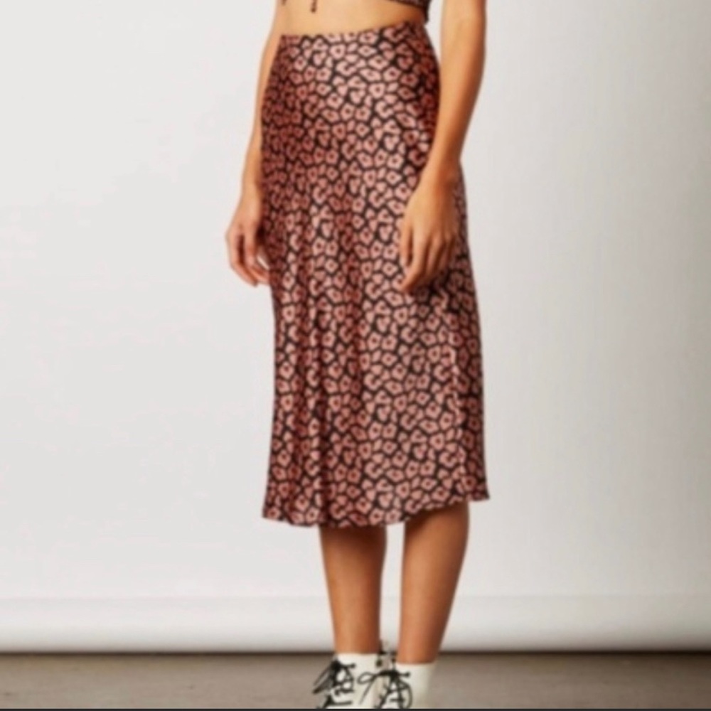 ‼️LAST CALL‼️ Bloomingdales Cotton Candy LA Leopard Midi Skirt - Picture 2 of 7